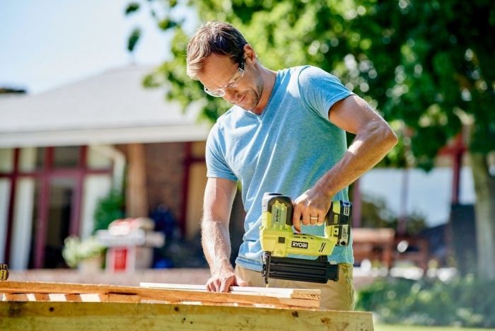 Ryobi Цвяхозабивач ONE+ R18N18G-120S 18В, 1х2.0Аг, 15-50мм (1,2мм)