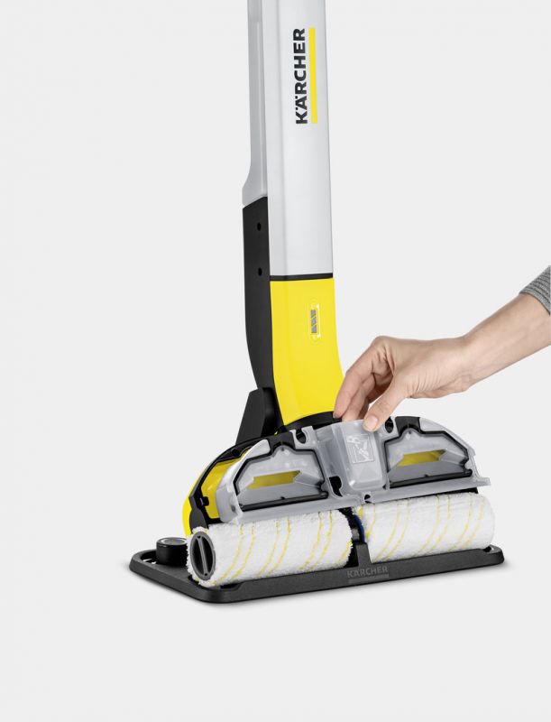 Підлогомийна машина Karcher EWM 2, 7.2 В, 4 Аг, Li-ion, 30 см, 360 л, 140 л, 2.4 кг