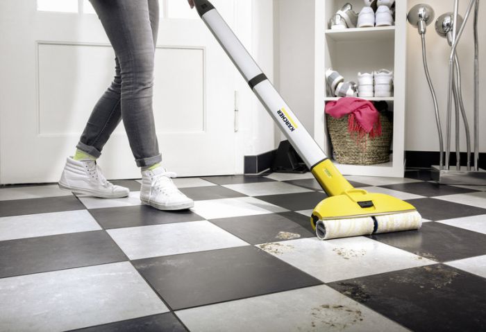 Підлогомийна машина Karcher EWM 2, 7.2 В, 4 Аг, Li-ion, 30 см, 360 л, 140 л, 2.4 кг