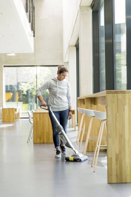 Машина для миття підлоги Karcher BR 30/1 C Bp Pack акумуляторна, 18В, 3.0 Аг