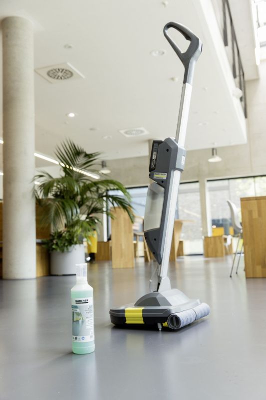 Машина для миття підлоги Karcher BR 30/1 C Bp Pack акумуляторна, 18В, 3.0 Аг