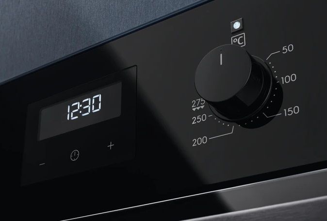 Духова шафа електрична Electrolux OEF3H70TK