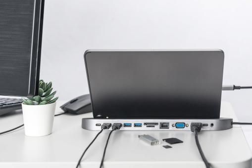 Док-станція DIGITUS USB-C, 12 Port