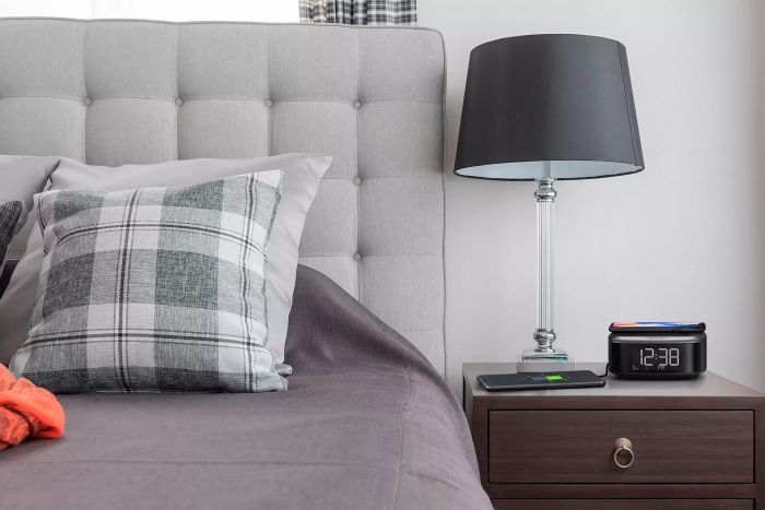 Радіогодинник Philips TAR7706 FM/DAB+, stereo 4W, LCD, Qi, Wireless