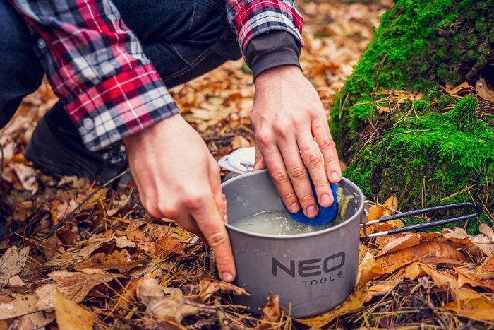 Набір посуду туристичного NEO, 7в1, каструля, сковорода, 2 тарілки, половник, лопатка, губка, сертифікат LFGB, 0.42кг