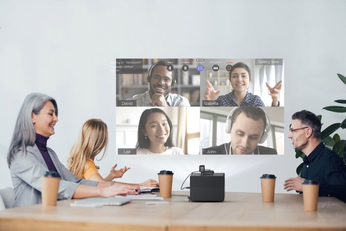 Проектор Epson EF-12 (3LCD, FHD, 1000 lm, LASER) Android TV