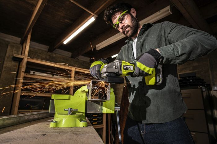Шліфмашина кутова Ryobi RAG18X-1C40S акумуляторна ONE+ НР, безщіткова, 125мм, 18В, АКБ 1х4.0Ач