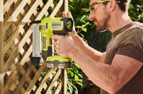 Степлер Ryobi ONE+ R18GS18-0, акумуляторний, 18В, тип 18G, (без АКБ та ЗП)