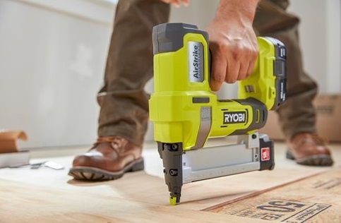 Степлер Ryobi ONE+ R18GS18-0, акумуляторний, 18В, тип 18G, (без АКБ та ЗП)