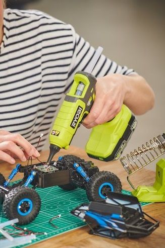Пістолет клейовий Ryobi RGL18-0 акумуляторний ONE+,18В, стрижні 11/12 мм, 2 режими 200/130 град., solo (без АКБ та ЗУ)