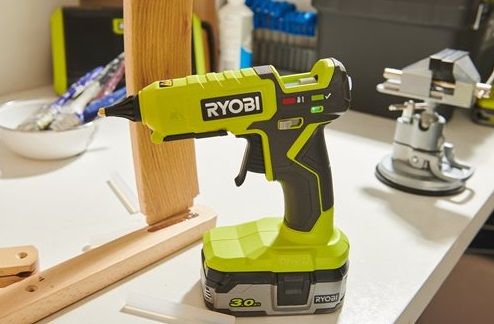Пістолет клейовий Ryobi RGL18-0 акумуляторний ONE+,18В, стрижні 11/12 мм, 2 режими 200/130 град., solo (без АКБ та ЗУ)
