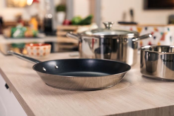 Сковорода Tefal Cook Eat, 24см, покриття Titanium, індукція, Thermo-Spot, нерж. Сталь