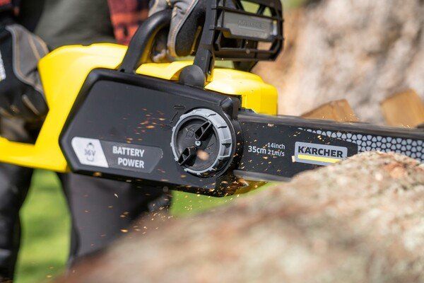 Комплект ланцюгова пила Karcher CNS 18-30 Battery, 18В, швидкозарядний комплект, акб 18В 5Ач