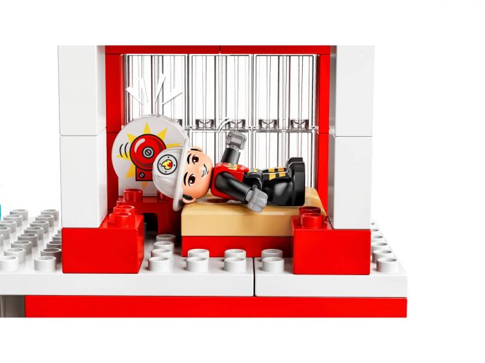 Конструктор LEGO DUPLO Пожежна частина та гвинтокрил