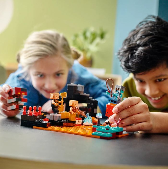 Конструктор LEGO Minecraft Бастіон підземного світу