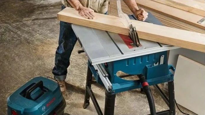 Розпилювальний стіл Bosch GTS 254, 1800Вт, диск 254мм, 4300 об/хв, 24 кг, пропил 0°/45° 80/55 мм