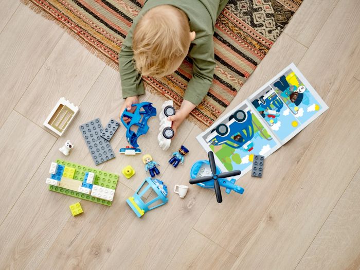 Конструктор LEGO DUPLO Town Поліцейська дільниця та гелікоптер