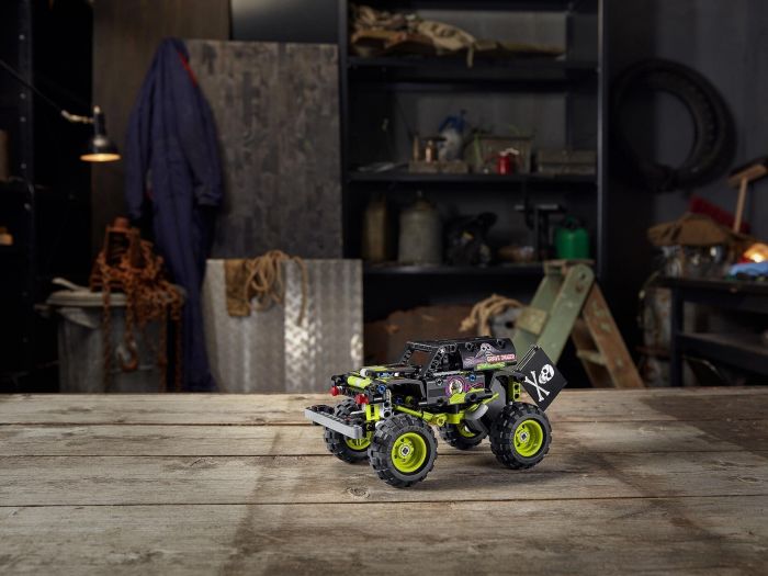 Конструктор LEGO Technic Monster Jam Grave Digger