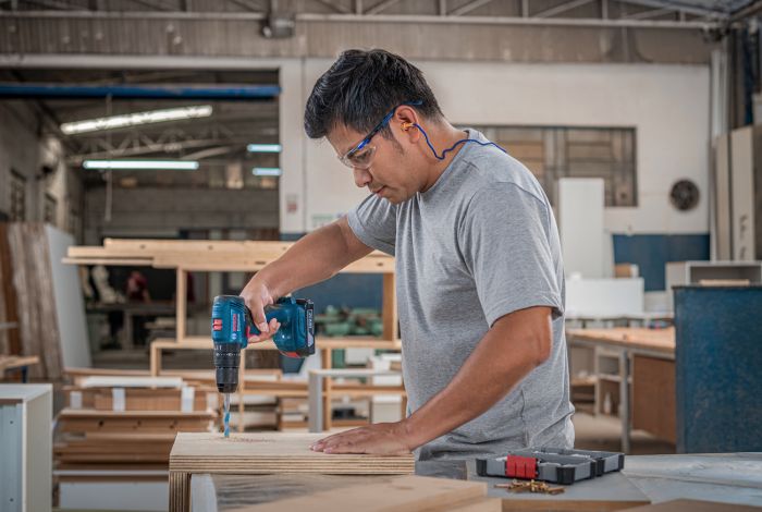 Шуруповерт-дриль Bosch GSB 185-LI, 2х2.0 Ah, ЗУ GAL 18V-20, кейс