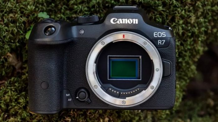 Цифр. фотокамера Canon EOS R7 + RF-S 18-150 IS STM