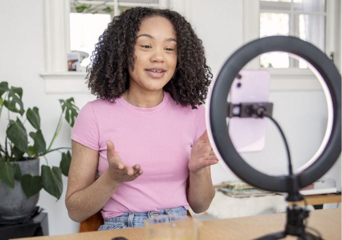 Штатив зі світлодіодним кільцем Trust MakuRing Light Vlogging kit Black