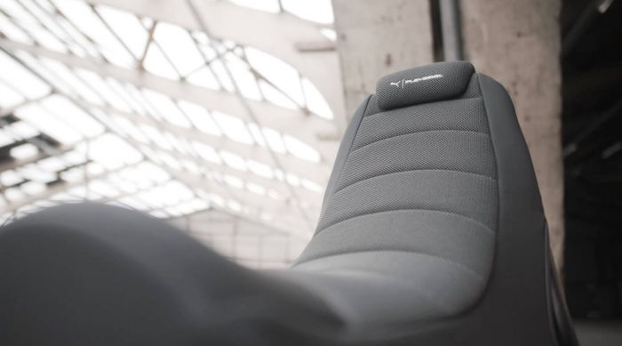 Консольне крісло Playseat®  PUMA Edition - Black