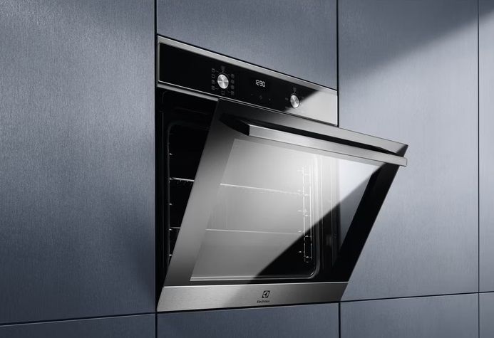 Духова шафа Electrolux електрична, 65л, A, дисплей, конвекція, чорний+нерж