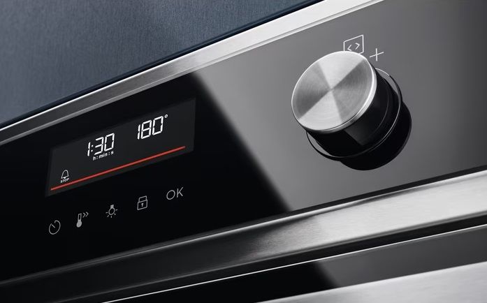 Духова шафа Electrolux електрична, 65л, A+, дисплей, конвекція, піроліз, телескопічні напрямні, чорний+нерж