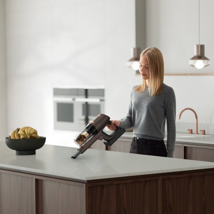 Пилосос Electrolux бездротовий, конт пил -0,4л, автон. робота до 35хв, НЕРА, AutoMode, BRC, 7 насадок, бронзовий
