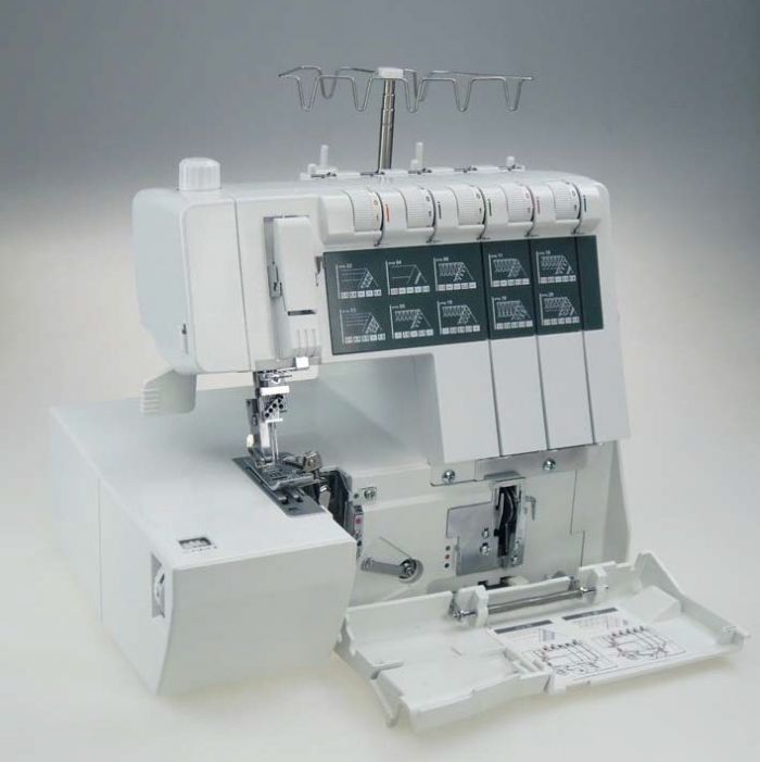 Коверлок MINERVA  M4000CL, 120Вт, 20 оп., (5, 4, 3, 2-х ниткові шви), білий