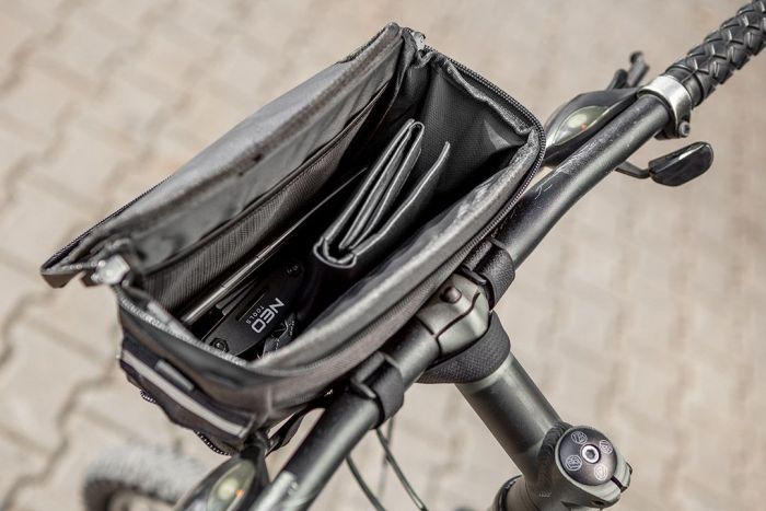 Сумка велосипедна Neo Tools, поліестер 600D, водонепроникна, 23х12х17см, чорний