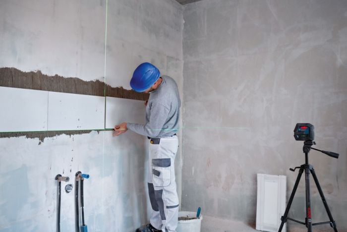 Нівелір лазерний Bosch Professional GCL 2-50 G, до 15 м, ± 0.3 мм/м, в чемодані з тримачем RM 10, затиском DK 10, чохлом, мішенню,  0.58 кг