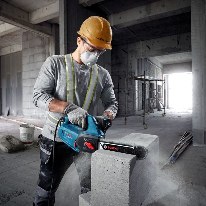 Пила для газобетонных блоків Bosch Professional GAC 250, 1200 Вт, 330 мм, 3/8, 5000 об/мин, 4.7 кг