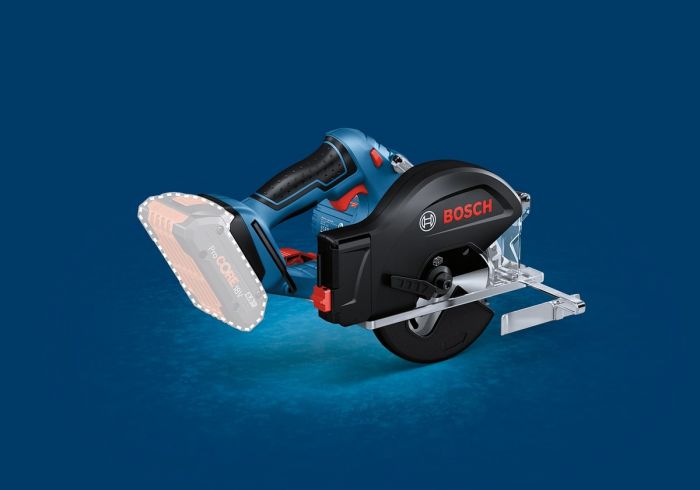 Пила дискова Bosch Professional GKM 18V-50 акумуляторна, 18 В, 136мм, 4250об·хв, 2.2кг, без АКБ та ЗП
