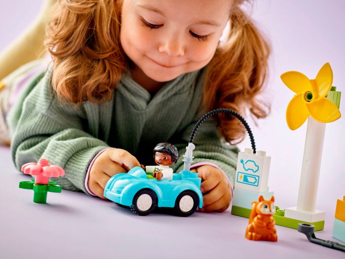Конструктор LEGO DUPLO Town Вітрова турбіна та електромобіль