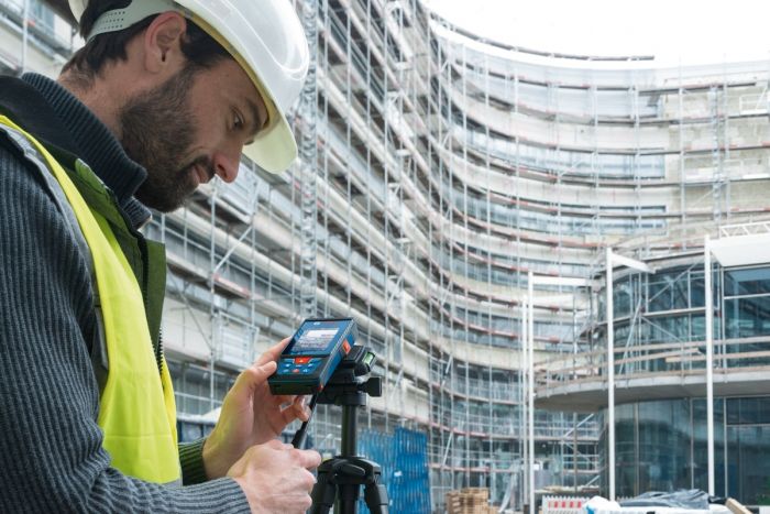Далекомір лазерний Bosch Professional GLM 100-25 C, ±1.5 мм, 0.08–100м, 0-360°, Bluetooth, чохол, 0.23кг