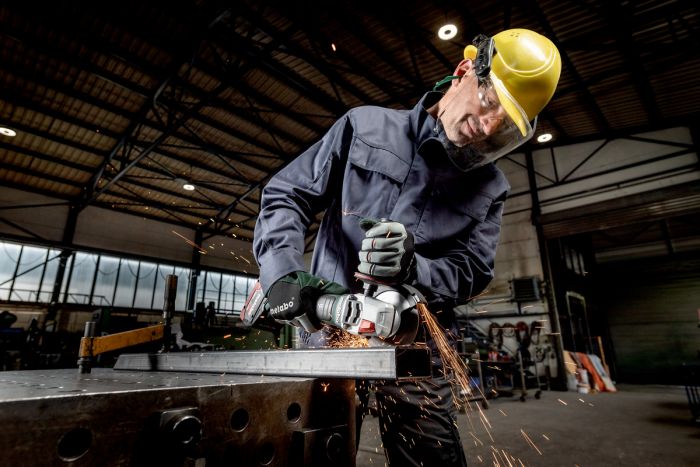 Шліфмашина кутова акумуляторна Metabo WVB 18 LT BL 11-125 Quick, 125мм, 18В 2*5.5Ач, 2800-10000об/хв, М14, 1.8кг