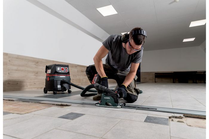 Шліфмашина кутова акумуляторна Metabo WVB 18 LT BL 11-125 Quick, 125мм, 18В 2*5.5Ач, 2800-10000об/хв, М14, 1.8кг