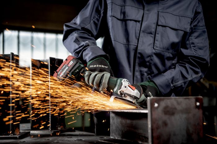 Шліфмашина кутова акумуляторна Metabo WVB 18 LT BL 11-125 Quick, 125мм, 18В 2*5.5Ач, 2800-10000об/хв, М14, 1.8кг