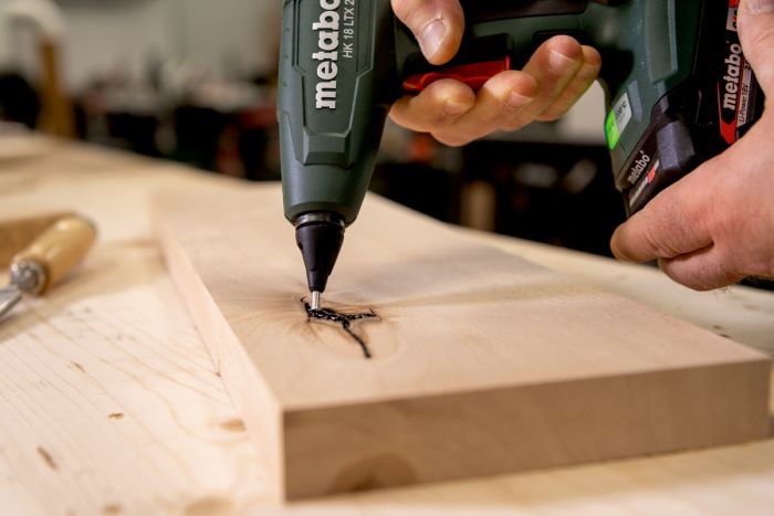 Клеєвий пістолет акумуляторний Metabo HK 18 LTX 20, 18В, діаметр 11мм, 20г/хв, 200/130 градусів, 0.4кг, без АКБ та ЗП