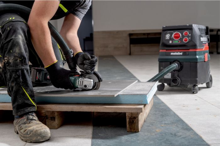 Шліфмашина кутова акумуляторна Metabo W 18 L 9-125 QUICK, 125мм, Li-Power, 2*18В, 5.2Аг, 8500об/хв, М14, metaBOX 165 L, 2.3кг