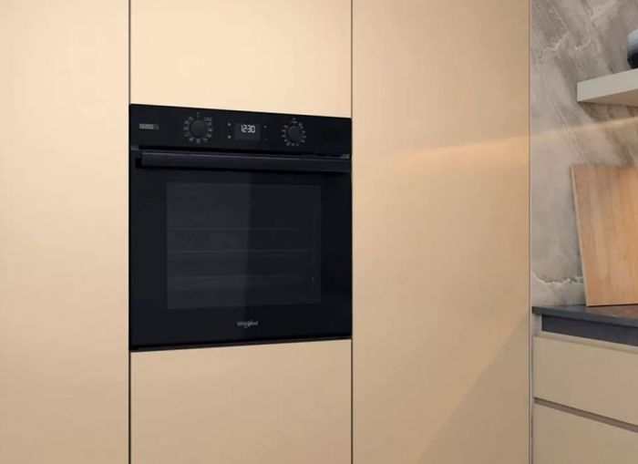 Духова шафа Whirlpool електрична, 71л, A+, дисплей, конвекція, телескопічні напрямні, пара, чорний
