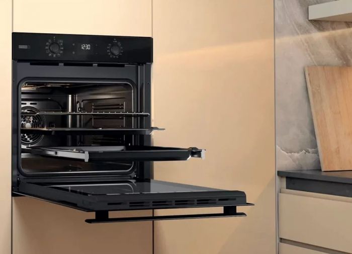 Духова шафа Whirlpool електрична, 71л, A+, дисплей, конвекція, телескопічні напрямні, пара, чорний