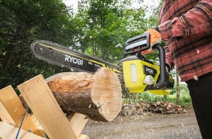 Пила ланцюгова акумуляторна Ryobi RY36CSX40B-0, MAX POWER 36В, шина 40см Oregon, безщіткова, бічний двигун, (без АКБ та ЗУ)