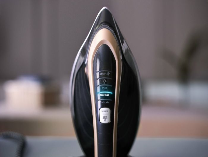 Праска-парогенератор Tefal PRO EXPRESS VISION, 3000Вт, 1100мл, паровий удар -750гр, постійна пара - 180гр, чорно-золотий