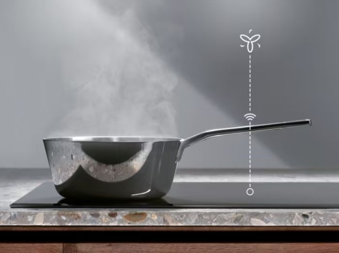 Варильна поверхня Electrolux індукційна, 60см, розширена зона, датчик кипіння, Hob2Hood, чорний