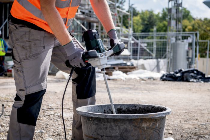 Міксер будівельний Metabo RWE 1200, 1200Вт, 0-900об/хв, шпиндель М14, 120мм, для 30л, 3.4кг