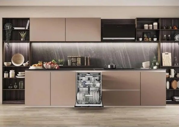 Посудомийна машина Hotpoint вбудовувана, 15компл., A+++, 60см, дисплей, 3й кошик, білий