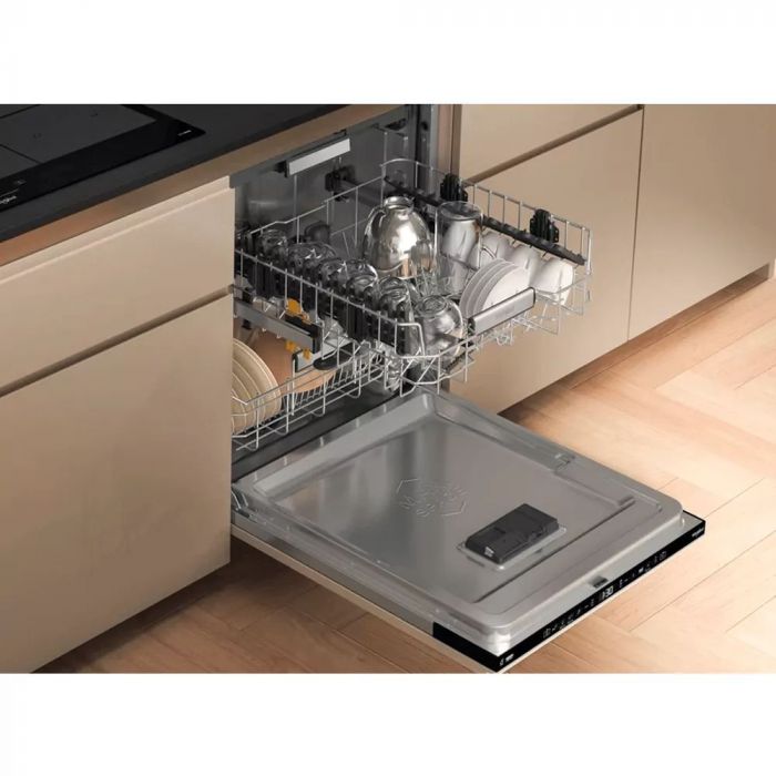 Посудомийна машина Whirlpool вбудовувана, 15компл., A+++, 60см, дисплей, 3й кошик, білий