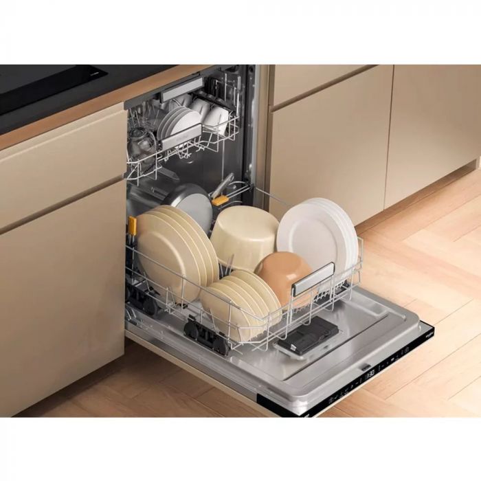Посудомийна машина Whirlpool вбудовувана, 15компл., A+++, 60см, дисплей, 3й кошик, білий